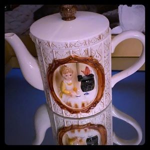 Vintage 1978 teapot